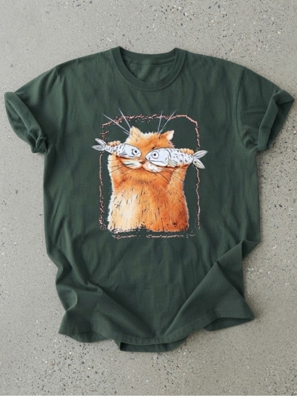 Funny Orange Cat Holding Fish Cute Kitty Art Gildan T-Shirt